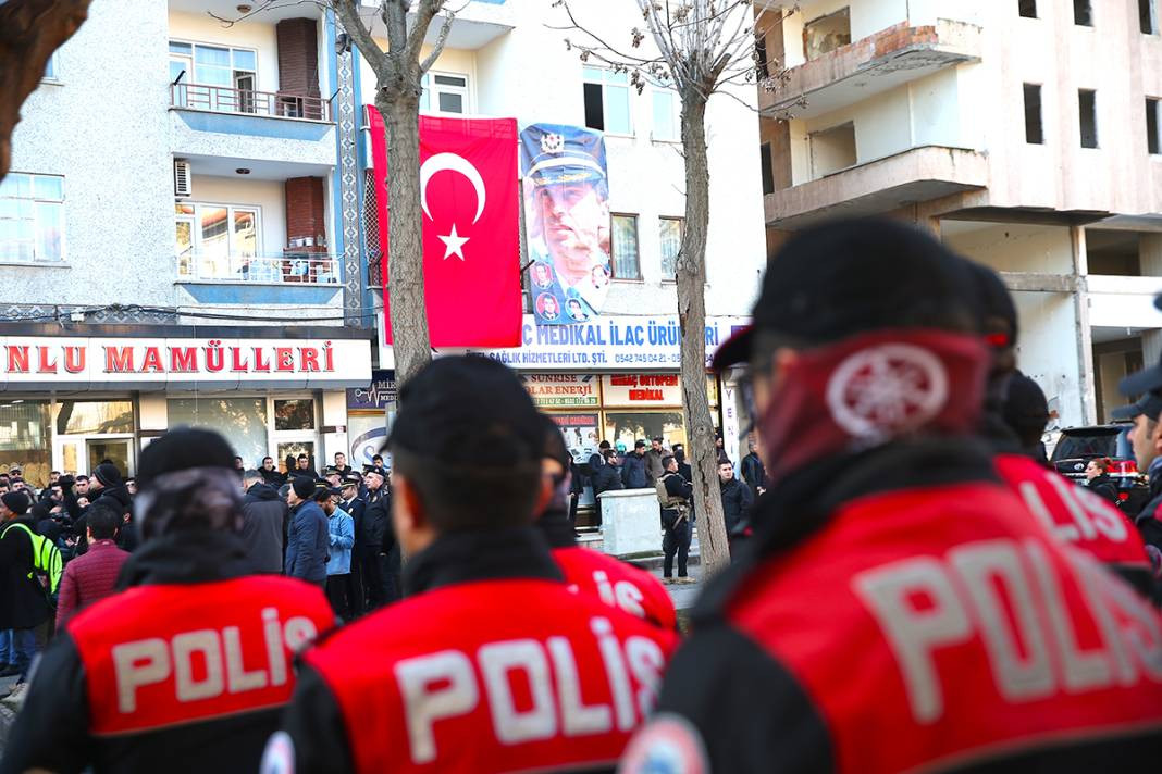 Şehit Emniyet Müdürü Ali Gaffar Okkan için Sakarya ve Diyarbakır'da anma töreni - Resim: 3
